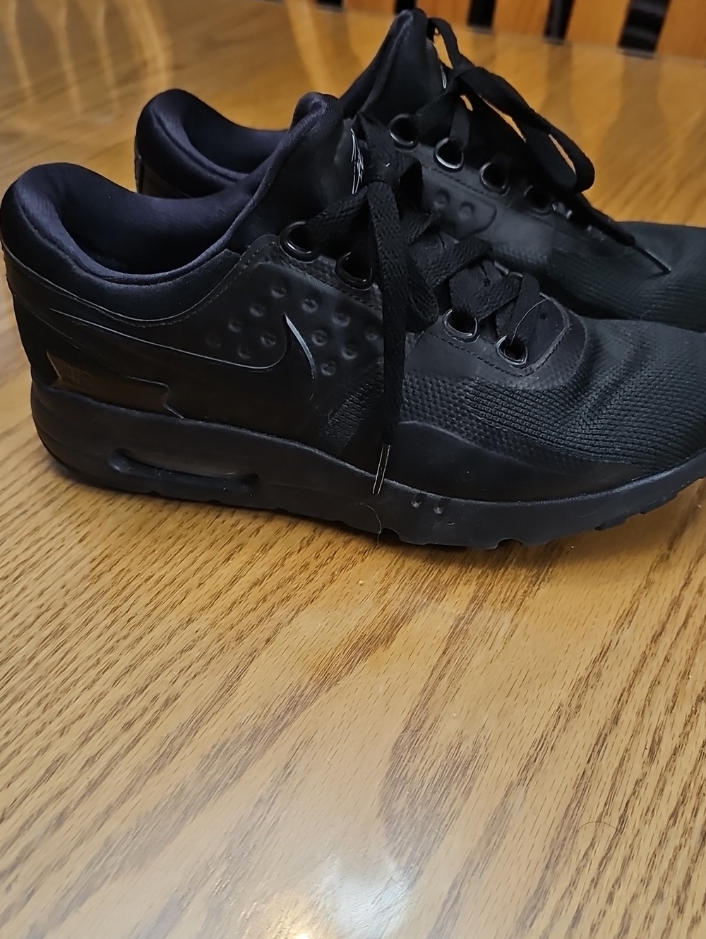 Nike Men’s Black Low-Top Sneakers